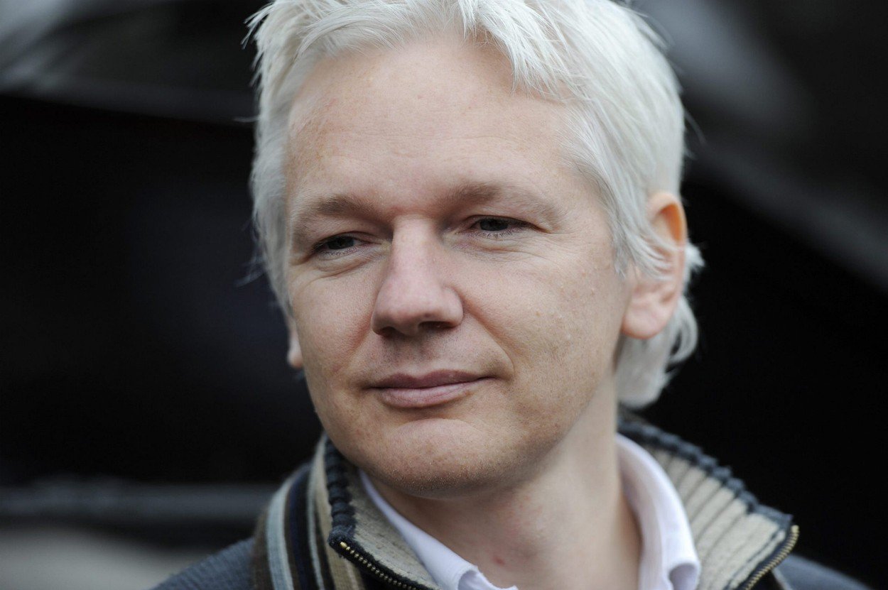 Julian Assange a fost arestat în Londra. Fondatorul WikiLeaks avea mandat de arestare din 2012